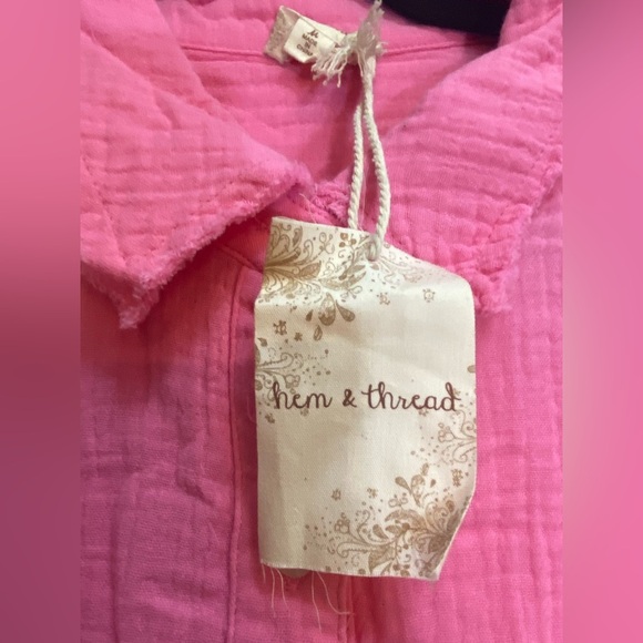 NEW HEM & THREAD Gauze Button Up Shirt Summer Heat Candy Pink Size Medium - Picture 3 of 7